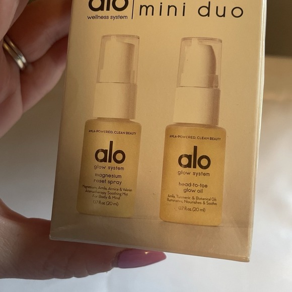 Alo Best Seller Mini Duo Glow System Magnesium Reset Spray & Glow Oil Alo Yoga - Picture 4 of 4